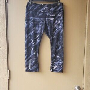 HEAD Black n Gray Capri Leggings